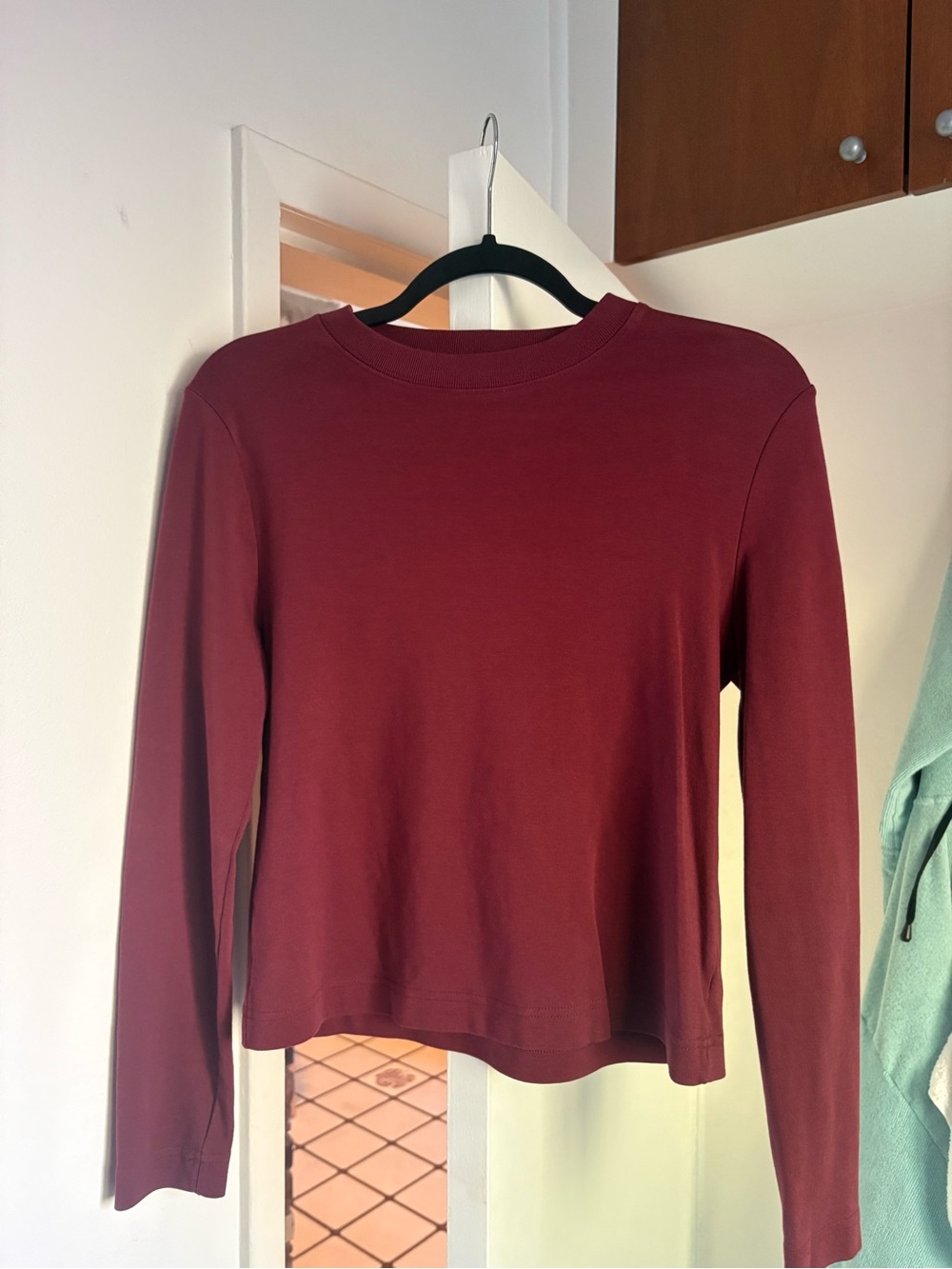 Women's Long-Sleeve Crewneck Top - Burgundy 100% cotton